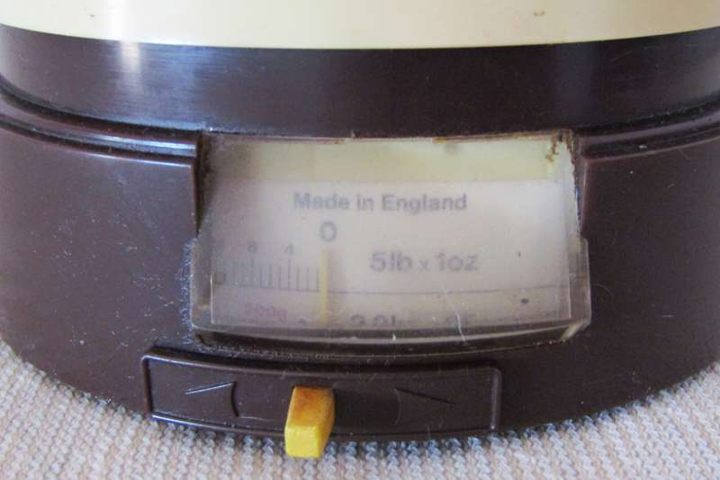 Retro 1977 Salter Kitchen Scale (2.2kg x 25g) - Made in England