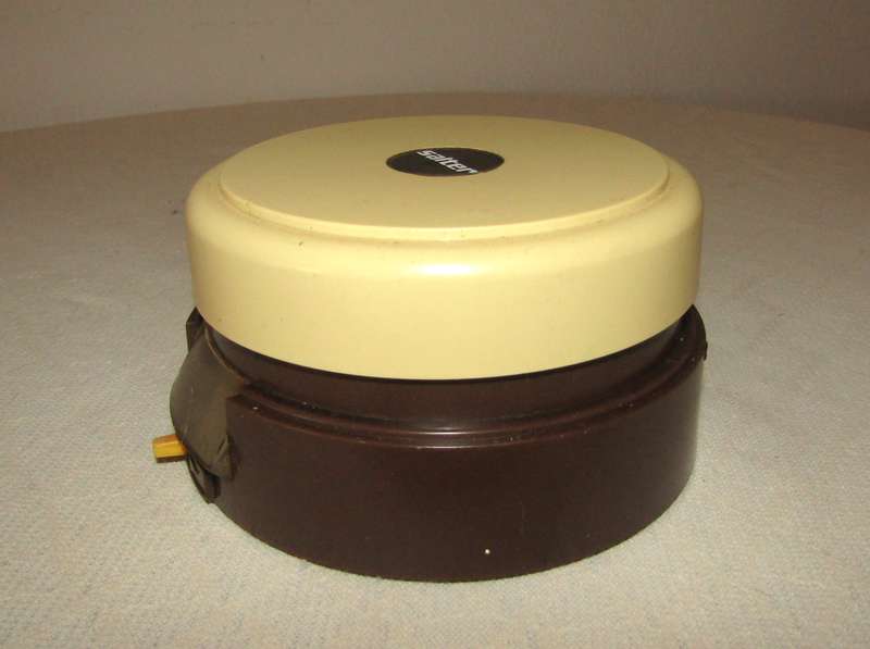 Retro 1977 Salter Kitchen Scale (2.2kg x 25g) - Made in England