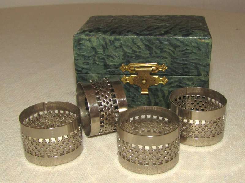 Vintage Boxed Set of Four Silver-tone Pierced Metal Napkin Rings