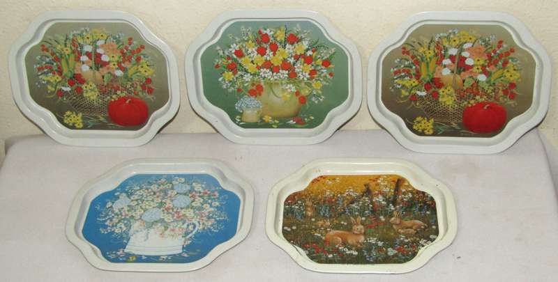 Vintage Selection of 5 Small Decorative Tin Trays