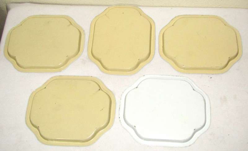 Vintage Selection of 5 Small Decorative Tin Trays