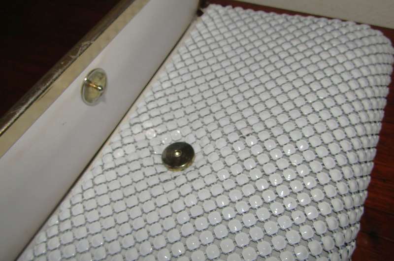 Vintage 1970s Alex White Mesh Clutch/Shoulder Bag by Alessandro Meucci for Creazioni Meucci  Italy