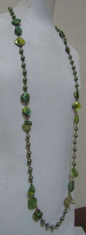 Retro 1980s Extra Long Green Dyed Mother of Pearl Beaded Necklace