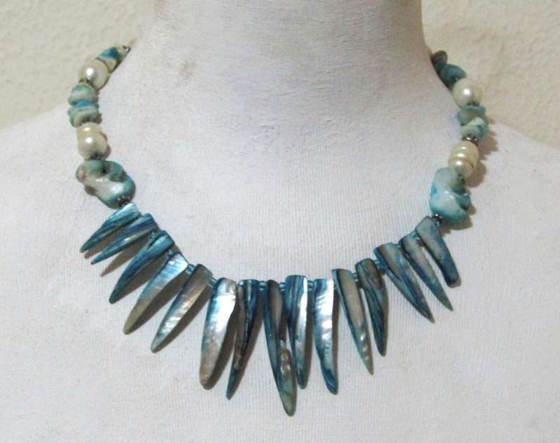 Retro 1980s Blue Mother of Pearl Spike Bib Necklace