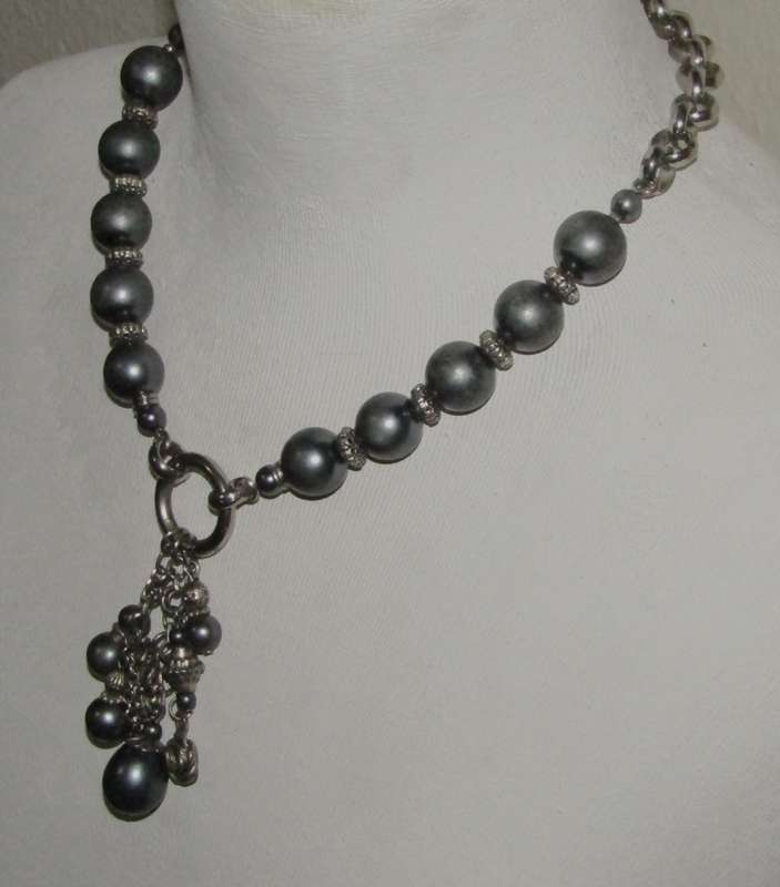 Vintage Silver-Tone and Lustrous Gray Beaded Pendant Necklace