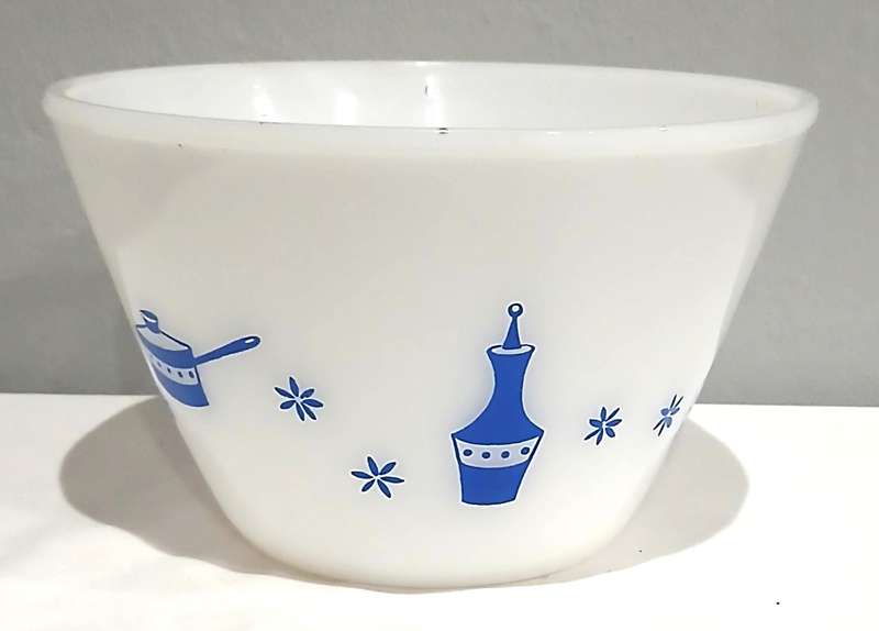 Vintage 1970s Blue & White Milk Glass Mixing Bowl | Unmarked | 19cm