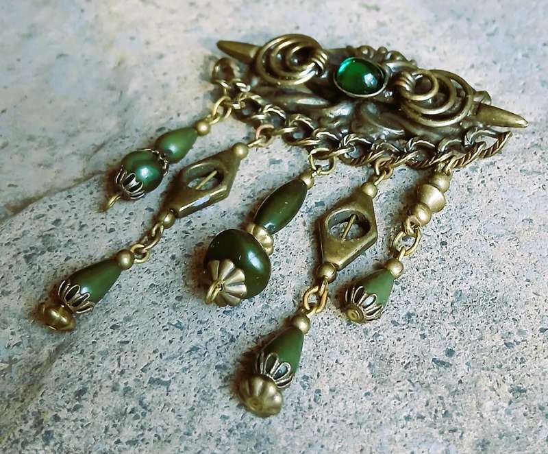 Vintage Brass-Tone Brooch | Emerald Glass Cabochon & Dangles | Art Nouveau Revival