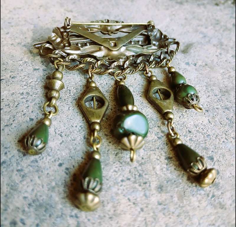 Vintage Brass-Tone Brooch | Emerald Glass Cabochon & Dangles | Art Nouveau Revival