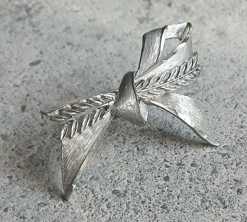 Vintage Silver Tone Brooch | Love Knot or Bow Design | Classic Mid-Century Elegance