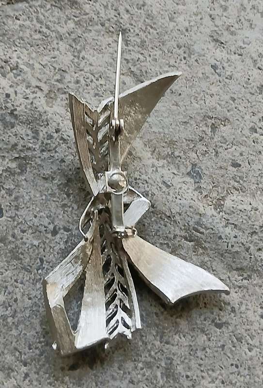 Vintage Silver Tone Brooch | Love Knot or Bow Design | Classic Mid-Century Elegance