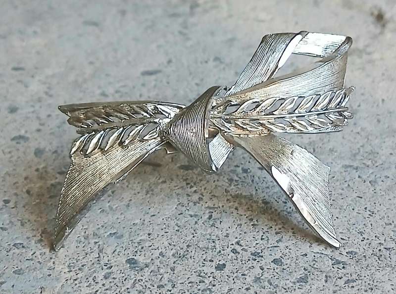 Vintage Silver Tone Brooch | Love Knot or Bow Design | Classic Mid-Century Elegance