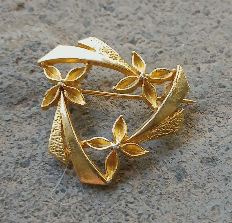 Vintage Gold Tone Brooch | Triangle Wreath with Floral Detail | Mid-Century Geometric Design