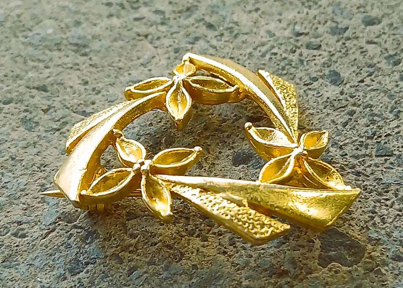Vintage Gold Tone Brooch | Triangle Wreath with Floral Detail | Mid-Century Geometric Design