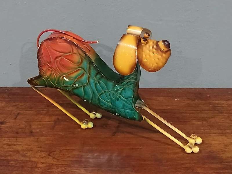 Meet the Stretchy Metal Dog | Handcrafted Garden Art with Personality | 36 x 23 x 12cm