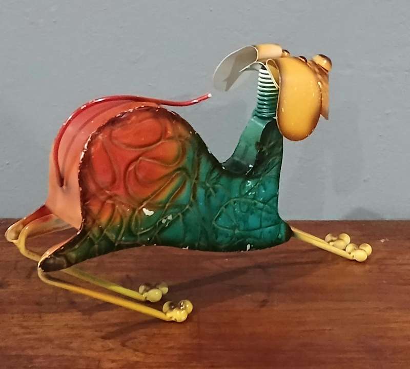 Meet the Stretchy Metal Dog | Handcrafted Garden Art with Personality | 36 x 23 x 12cm