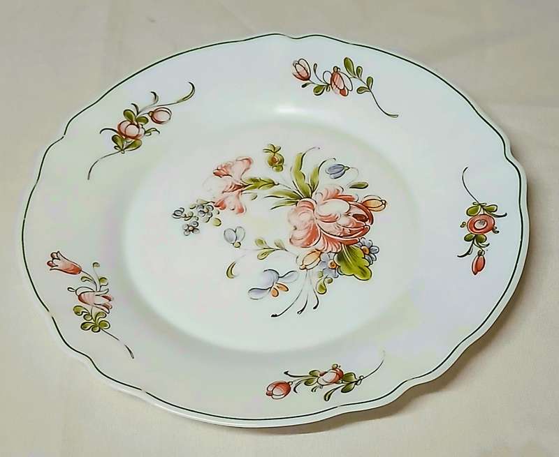 Vintage Arcopal Arc France Plate | Provincial Floral Pattern | Opal Glass Display Plate 23.5cm