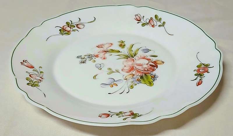 Vintage Arcopal Arc France Plate | Provincial Floral Pattern | Opal Glass Display Plate 23.5cm