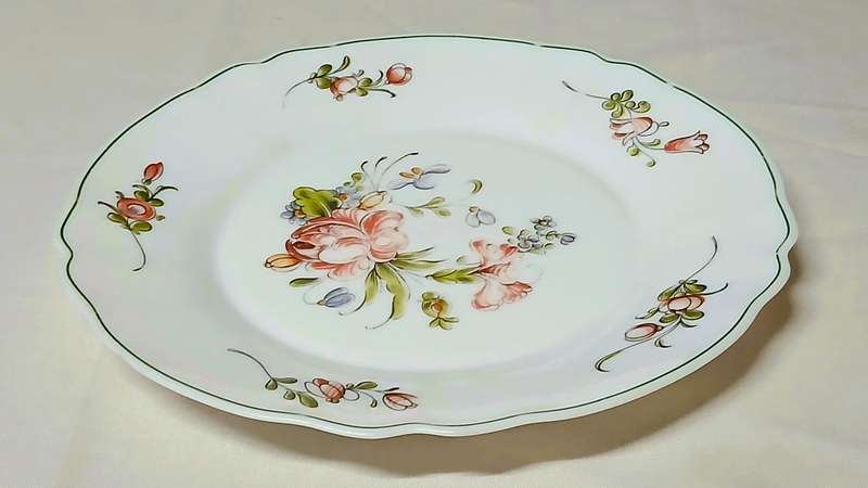 Vintage Arcopal Arc France Plate | Provincial Floral Pattern | Opal Glass Display Plate 23.5cm
