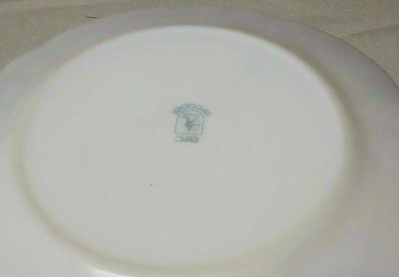 Vintage Arcopal Arc France Plate | Provincial Floral Pattern | Opal Glass Display Plate 23.5cm