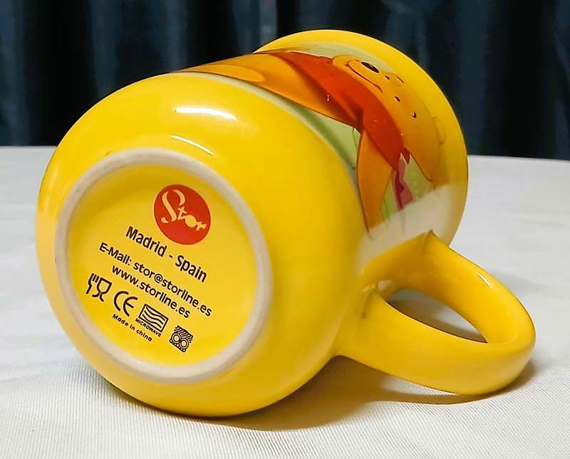 Vintage Disney Winnie the Pooh Mug | Stor Spain | Yellow Ceramic Cup with Green Interior (11.5cm)