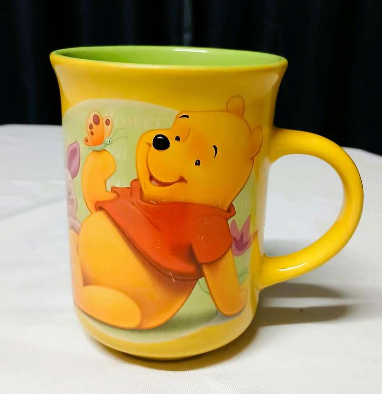 Vintage Disney Winnie the Pooh Mug | Stor Spain | Yellow Ceramic Cup with Green Interior (11.5cm)