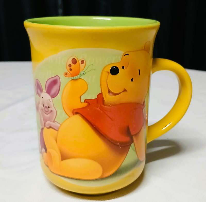 Vintage Disney Winnie the Pooh Mug | Stor Spain | Yellow Ceramic Cup with Green Interior (11.5cm)