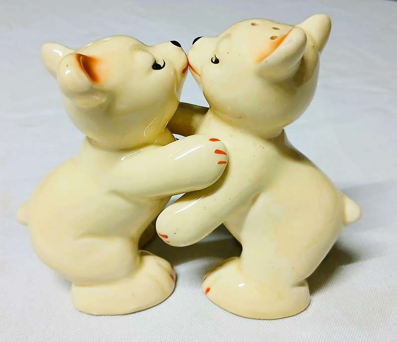 Vintage Hugging Bear Salt & Pepper Shakers | Mid-Century Ceramic Set in the Style of Van Tellingen