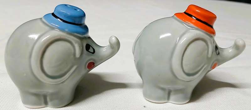 Vintage Kissing Elephant Salt & Pepper Shakers | Mid-Century Japan Style Ceramic | Orange & Blue Hat