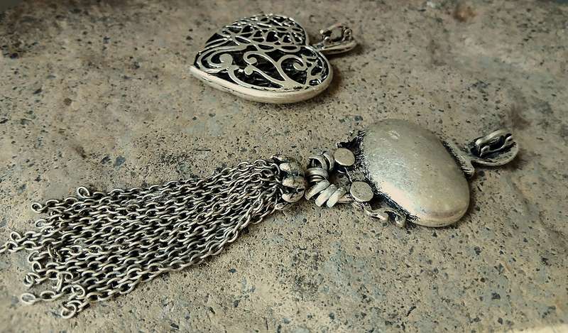 Vintage Silver-Tone Pendant Pair | Tassel Drop & Filigree Heart | Bold & Romantic Looks