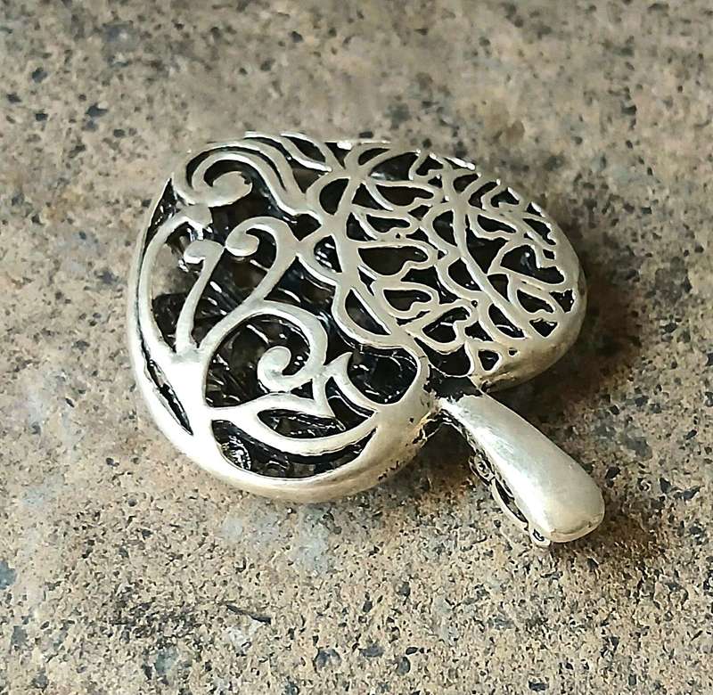 Vintage Silver-Tone Pendant Pair | Tassel Drop & Filigree Heart | Bold & Romantic Looks