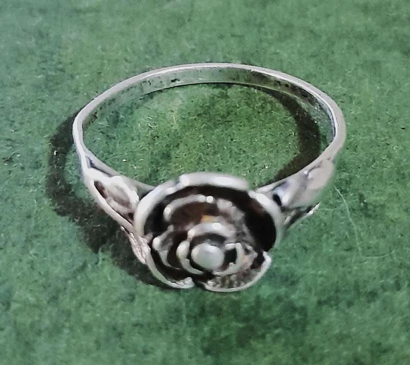 Vintage Sterling Silver Rose Ring | Romantic Floral Design with Leaf Accents