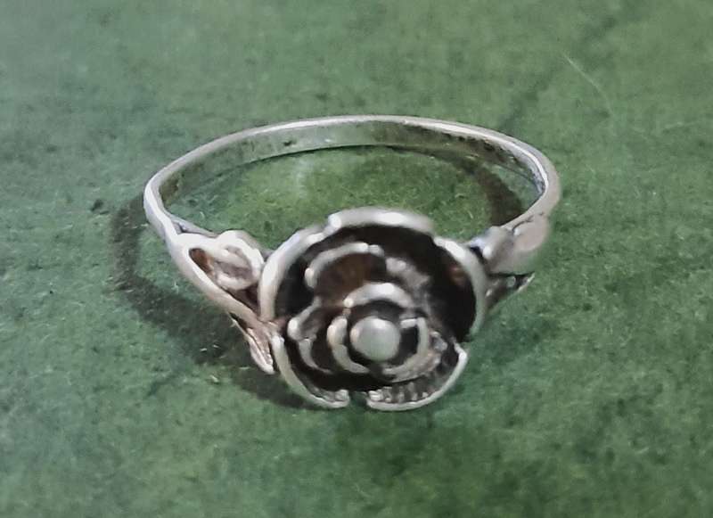 Vintage Sterling Silver Rose Ring | Romantic Floral Design with Leaf Accents