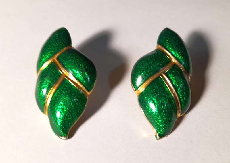 Vintage Gold Tone and Emerald Green Enamel Clip-on Earrings