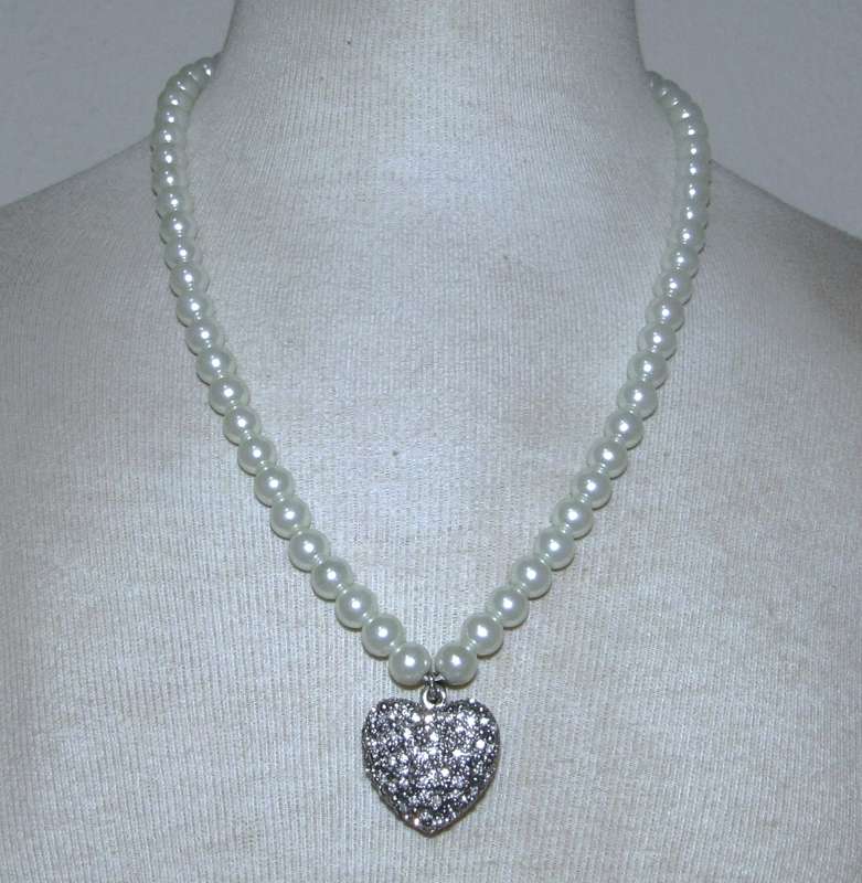 Vintage Faux Pearl Necklace with Double-Sided Heart Pendant