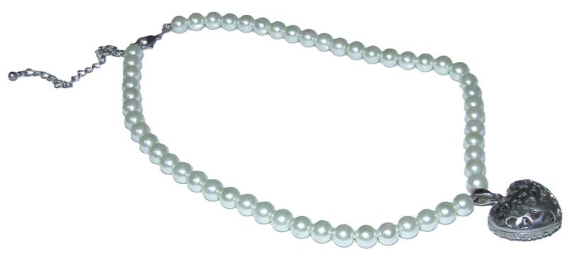 Vintage Faux Pearl Necklace with Double-Sided Heart Pendant