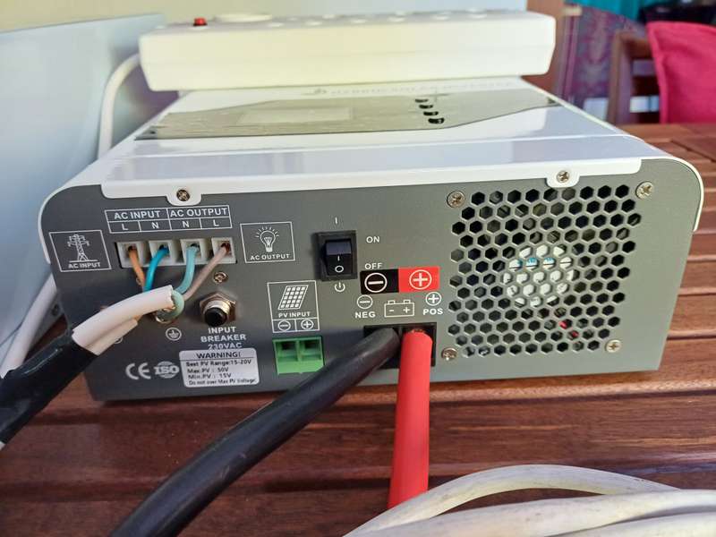 Hybrid Inverter 12V, pure sine wave + 12v 200AH 2.56kWh Lithium Battery LifeP04 Battery
