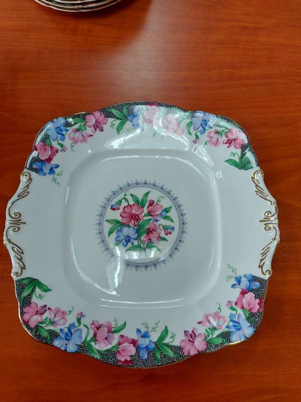 21 Piece Tea Set