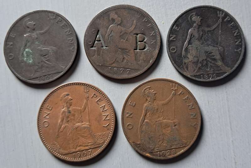 5 x GREAT BRITAIN ONE PENNY