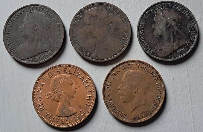 5 x GREAT BRITAIN ONE PENNY