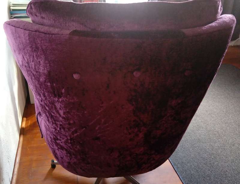 VINTAGE SWIVEL EGG CHAIR : LOVELY REST/READING