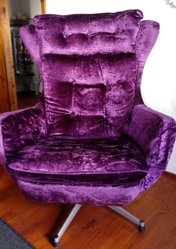 VINTAGE SWIVEL EGG CHAIR : LOVELY REST/READING