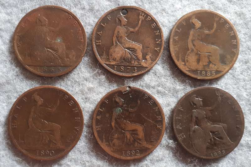 1868 - 1898 GREAT BRITAIN HALF PENNY LOT