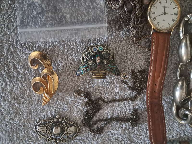 ASSORTMENT CUSTOME JEWELRY