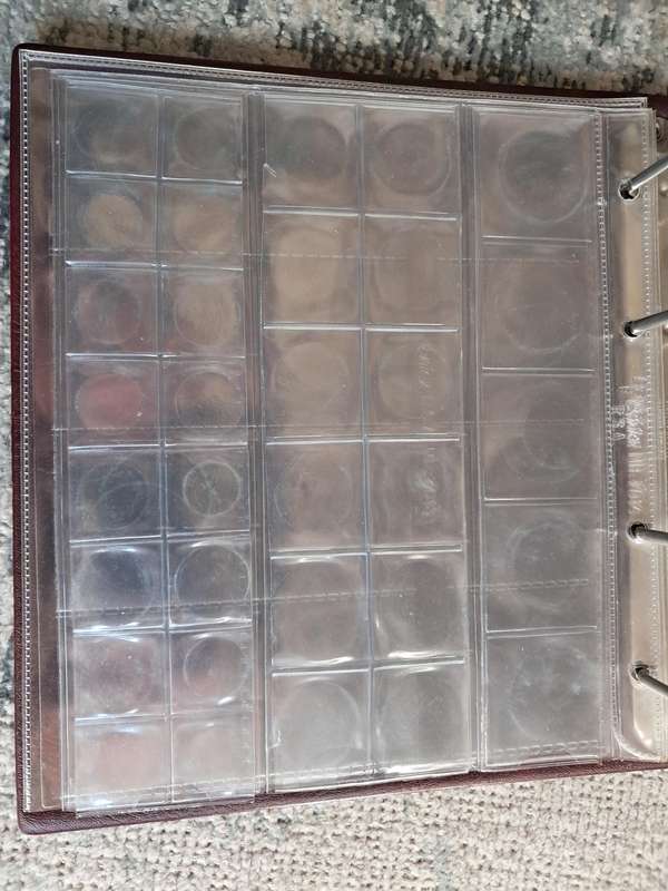 COIN ALBUM : 14 PAGES : FIT 382 COINS