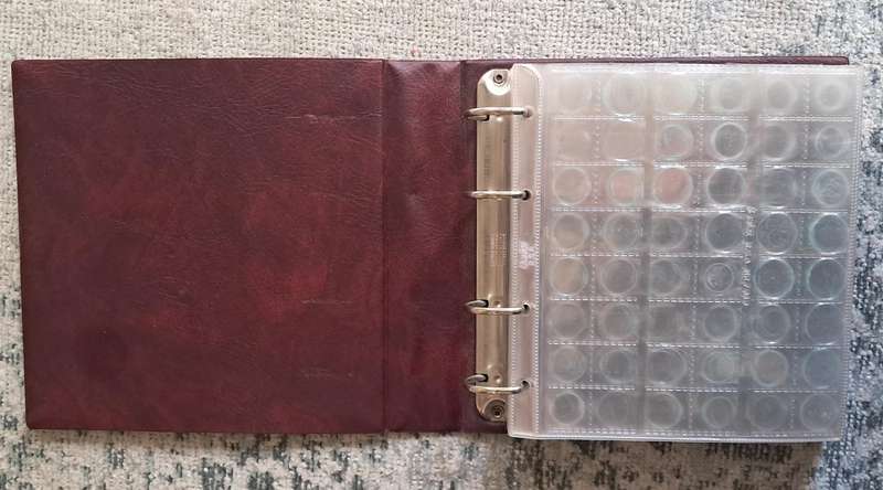 COIN ALBUM : 14 PAGES : FIT 382 COINS