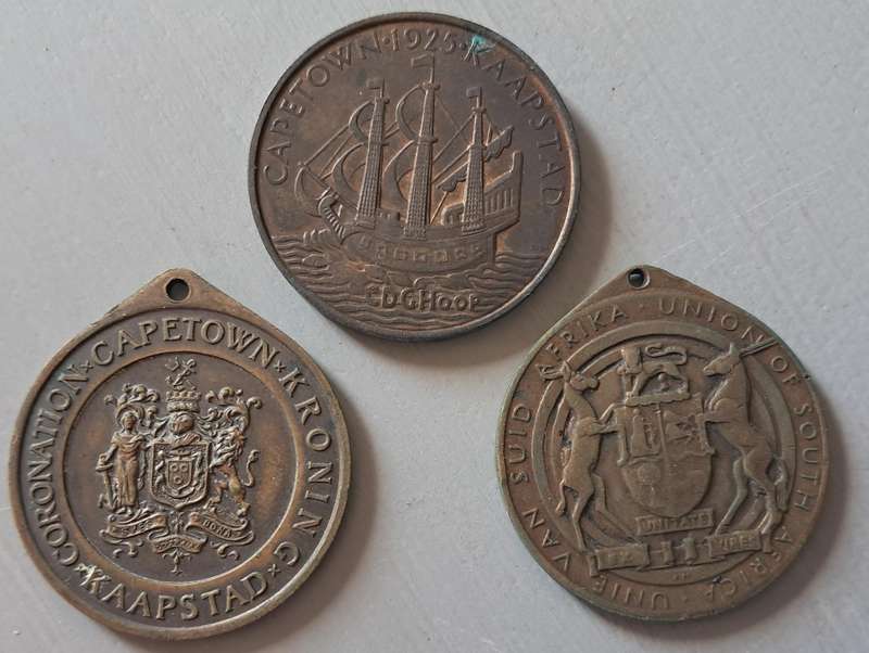 UNION & CAPE TOWN MEDALLIONS