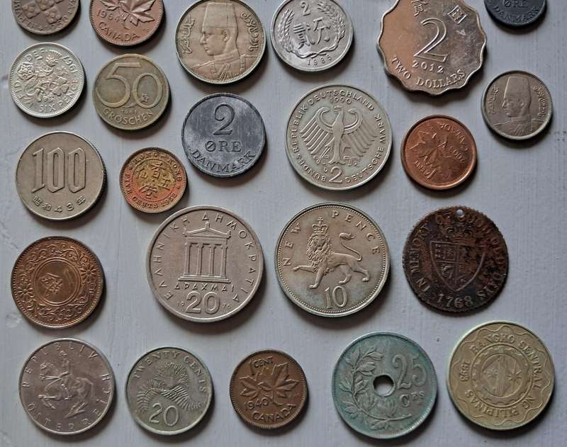 40 X WORLD COINS