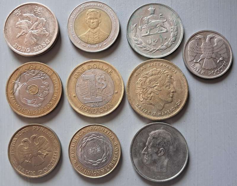 10 X WORLD COINS