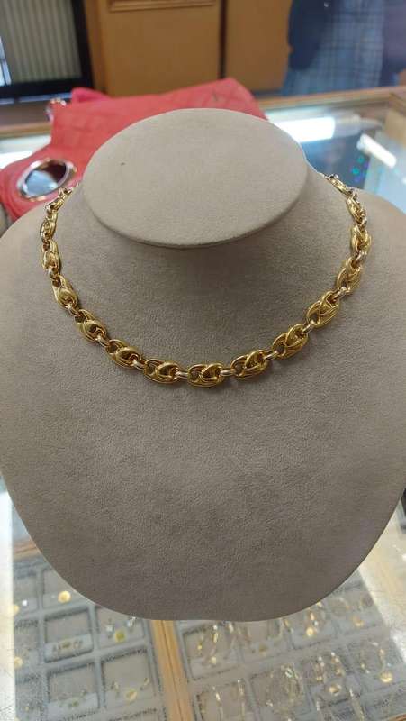 18 ct YELLOW GOLD "GUCCI" type link neck chain. 45.4 grams. Est. retail replacement value R222 000.