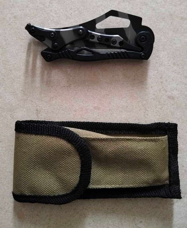 Pocket Knife - Foldable (Black Camo)
